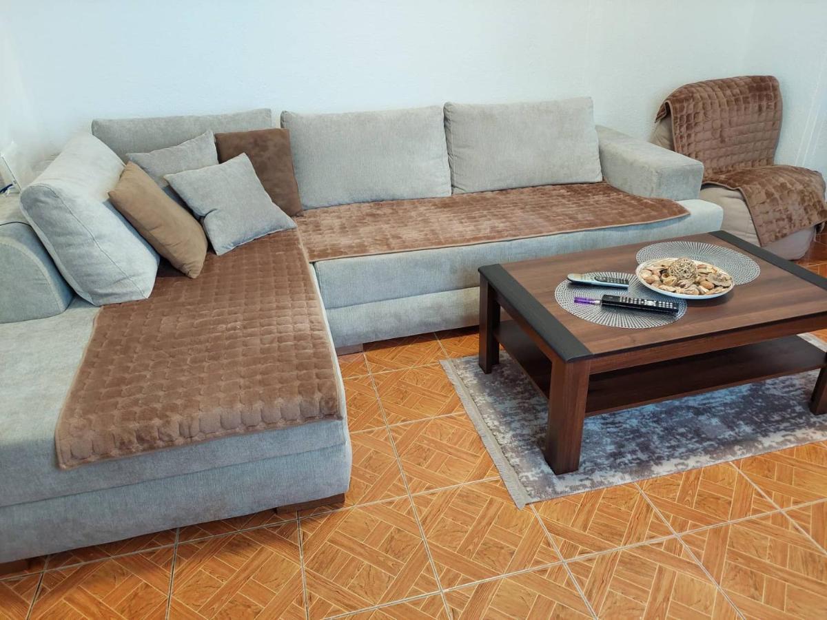 Apartmani Jovan 乌尔齐尼 外观 照片
