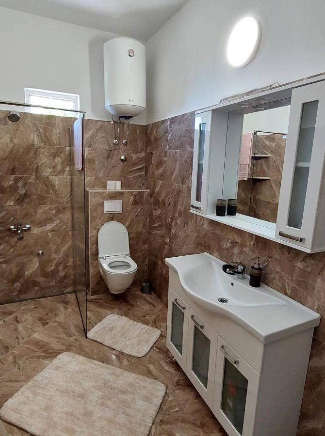 Apartmani Jovan 乌尔齐尼 外观 照片