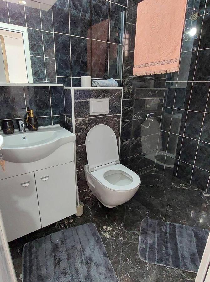 Apartmani Jovan 乌尔齐尼 外观 照片
