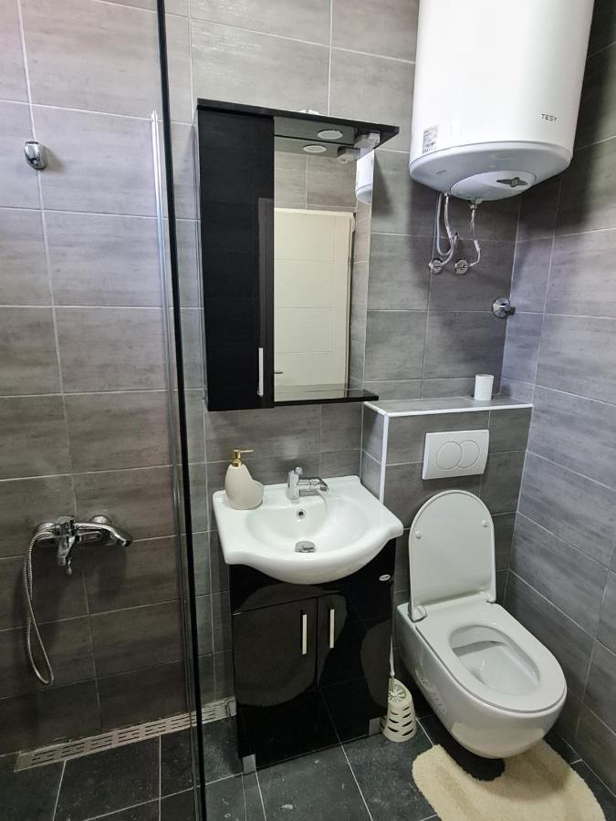 Apartmani Jovan 乌尔齐尼 外观 照片
